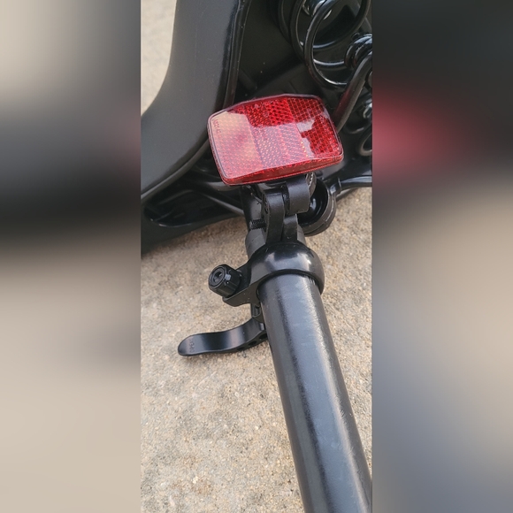 Black Bicycle Seat with Post For JETSON BOLT - Picture 4 of 8